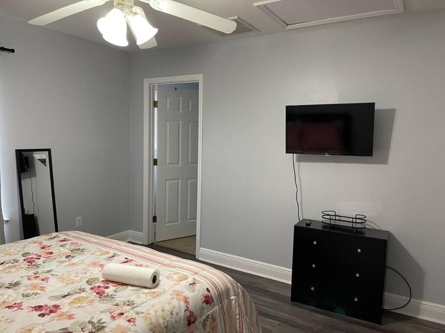 Cheerful 3-Bedrooms With Free Parking On Premises Tallahassee Dış mekan fotoğraf